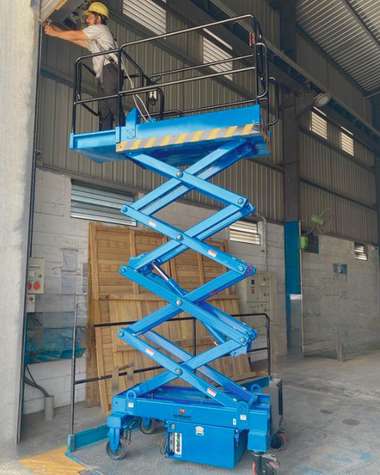 Electric scissor lift products by Manlift.