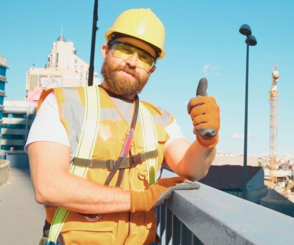 Employees from Manlift.